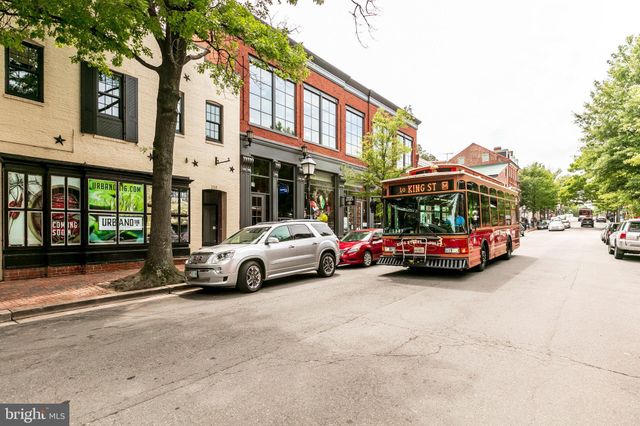 $1,010,000 | 326 North Columbus Street, Alexandria, VA 22314