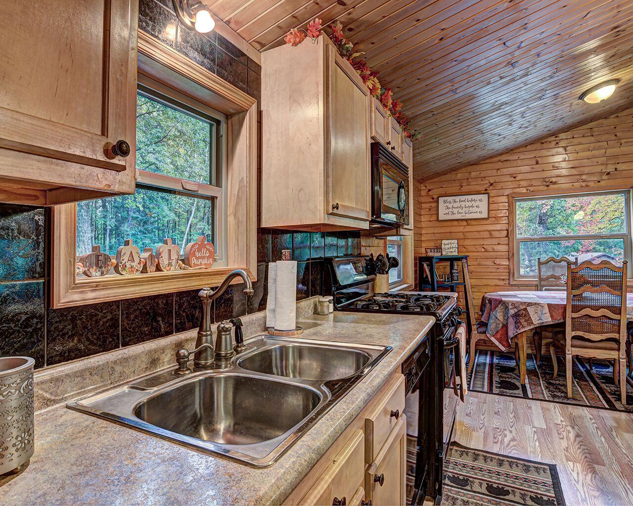 6102 Fetke Lane Rhinelander, WI 54501 - Photo 4 of 32 Gallery Image 4