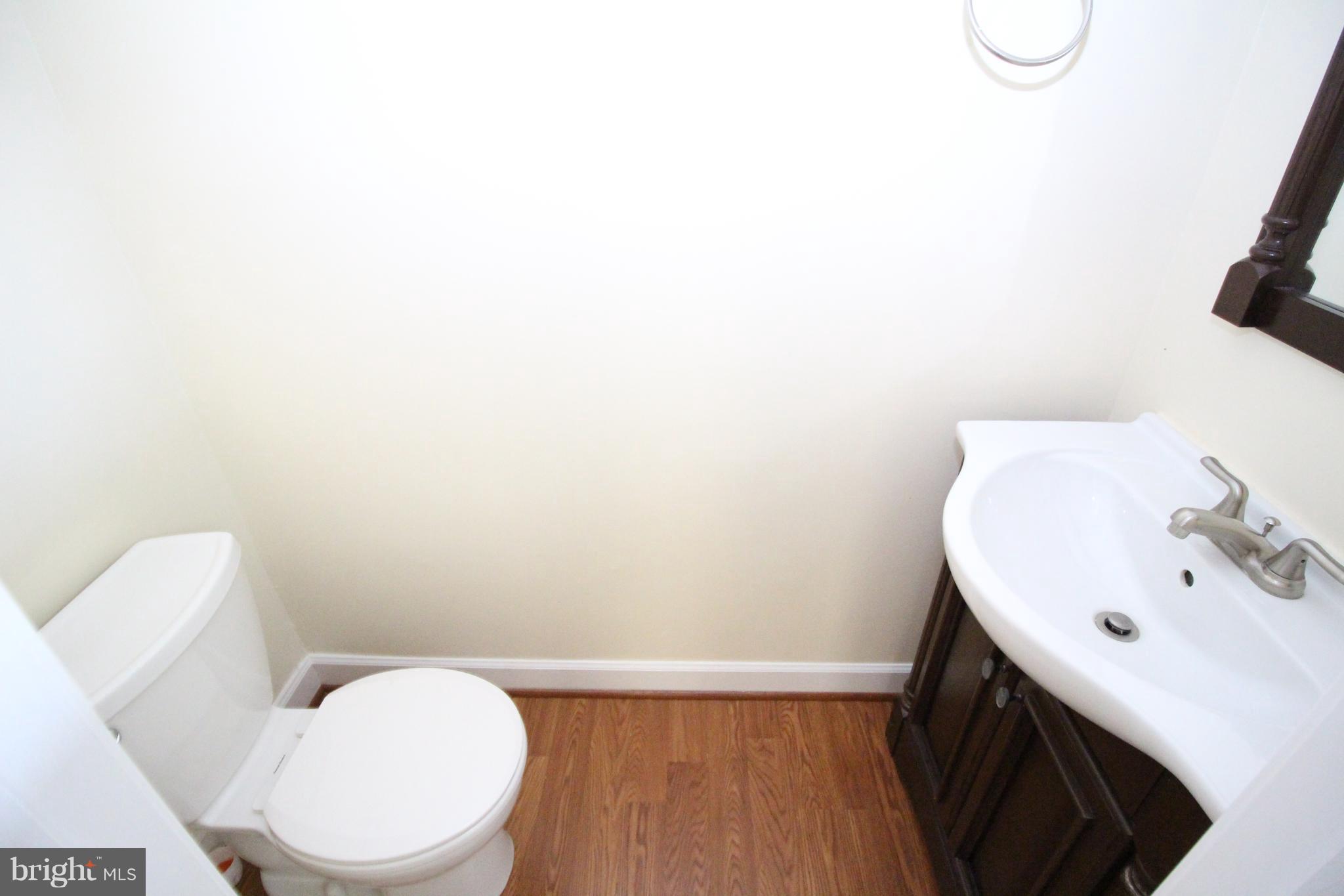17446 Hoskinson Road Poolesville, MD 20837 - Photo 3 of 22 Bath