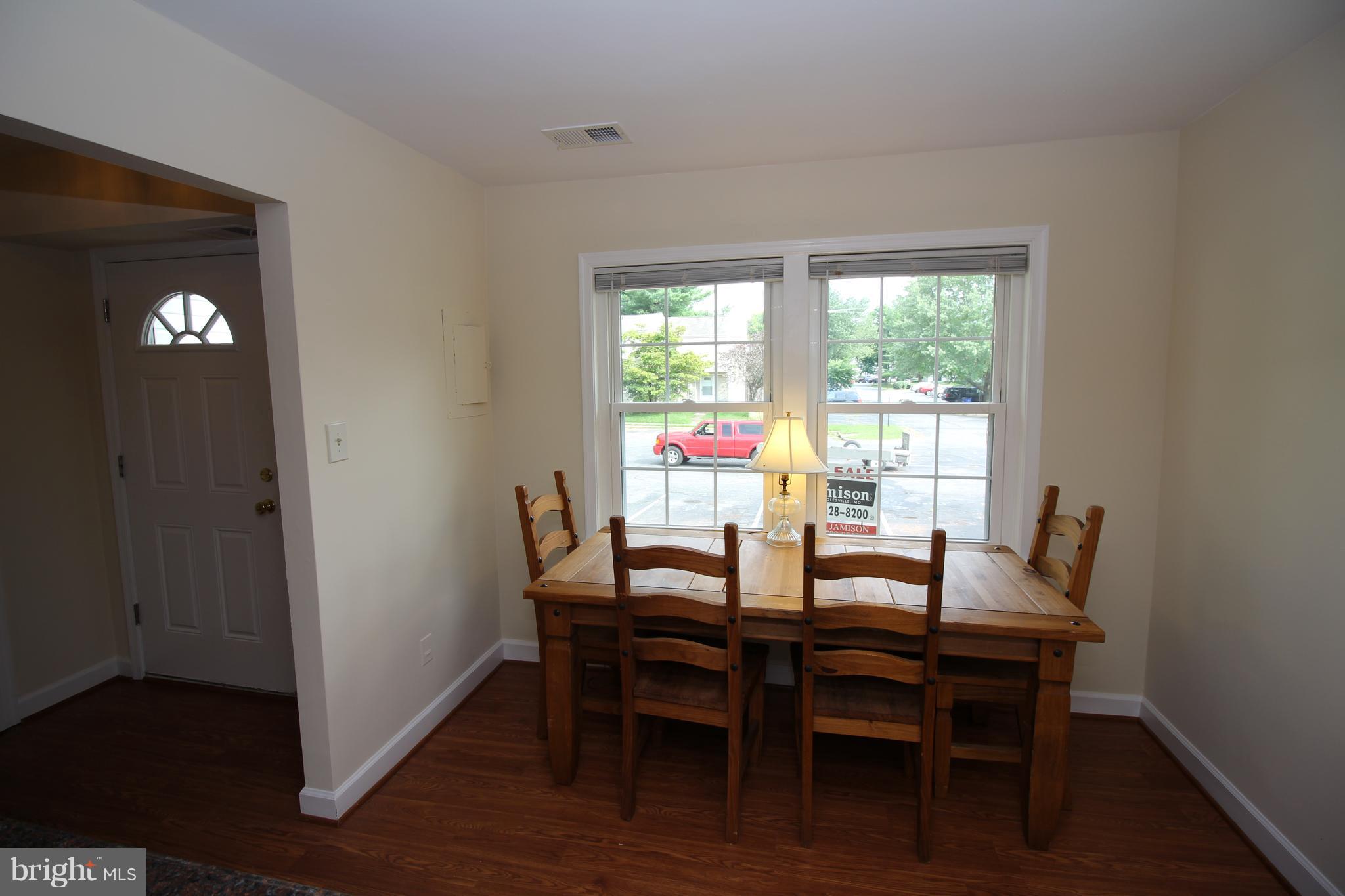 17446 Hoskinson Road Poolesville, MD 20837 - Photo 4 of 22 Dining Room