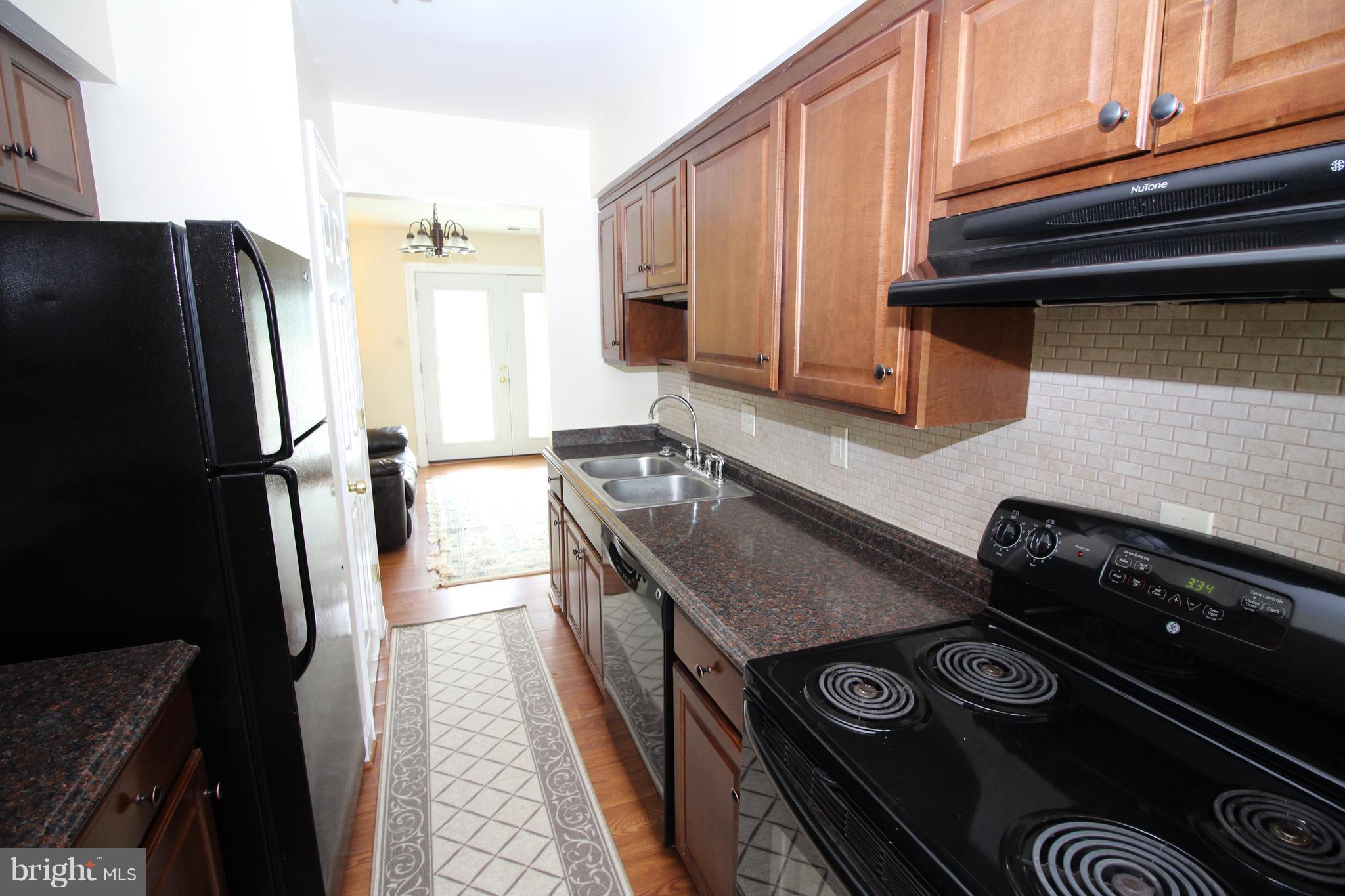 17446 Hoskinson Road Poolesville, MD 20837 - Photo 6 of 22 Kitchen