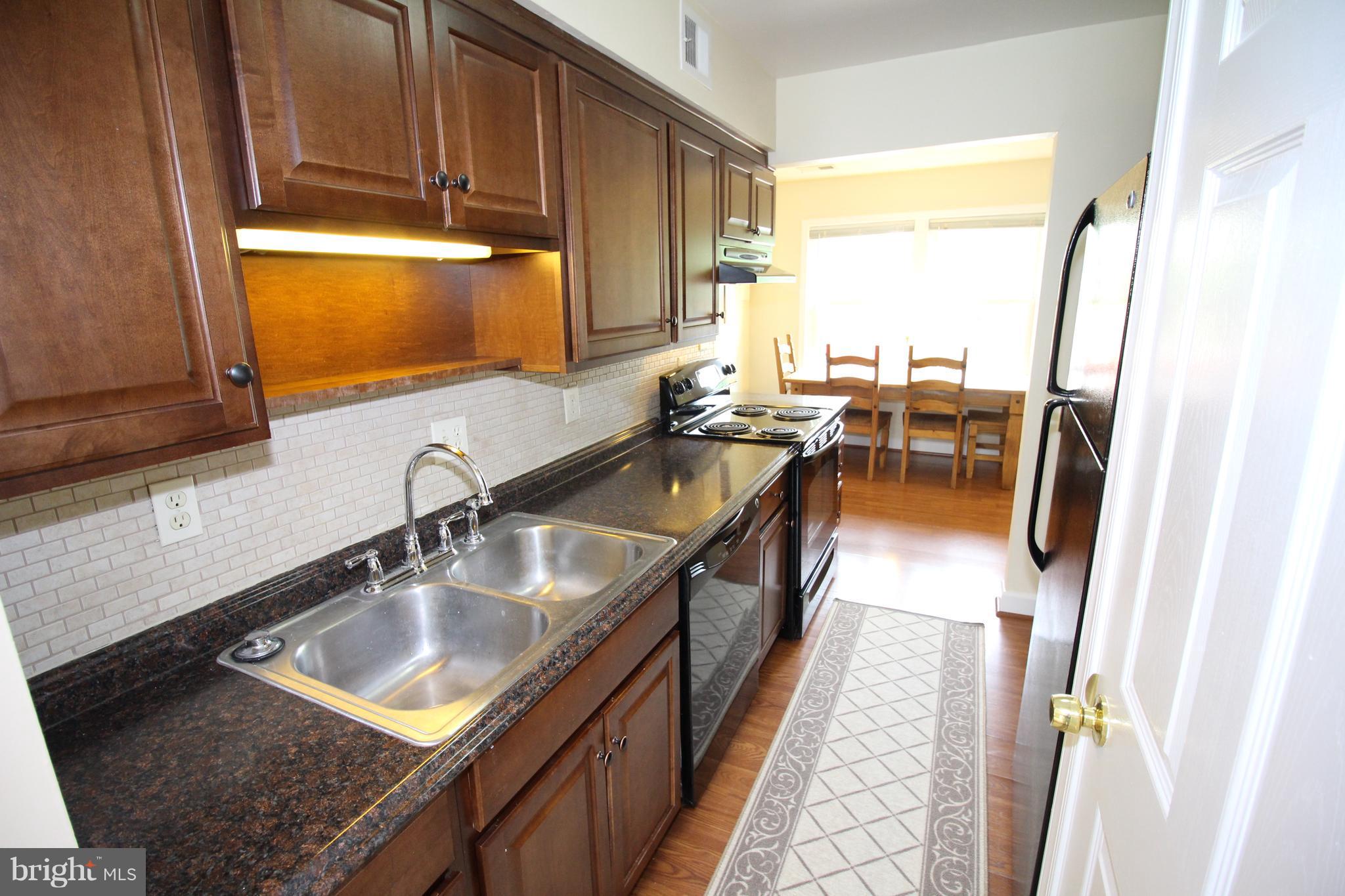 17446 Hoskinson Road Poolesville, MD 20837 - Photo 7 of 22 Kitchen
