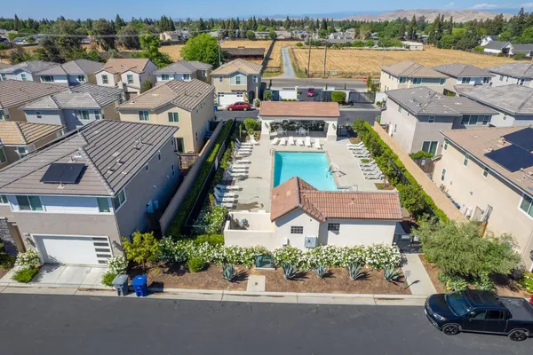 $422,500 | 1916 Chennault Lane, Clovis, CA 93611