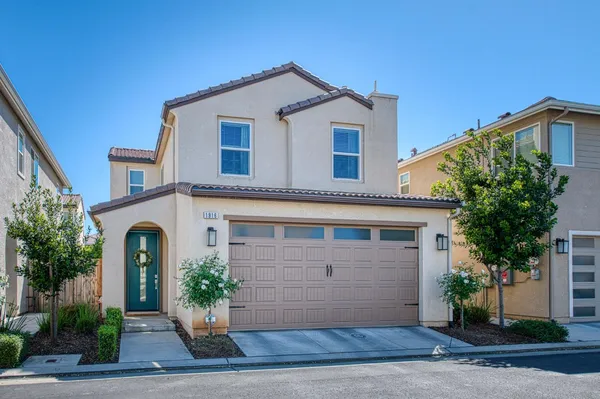 $422,500 | 1916 Chennault Lane, Clovis, CA 93611