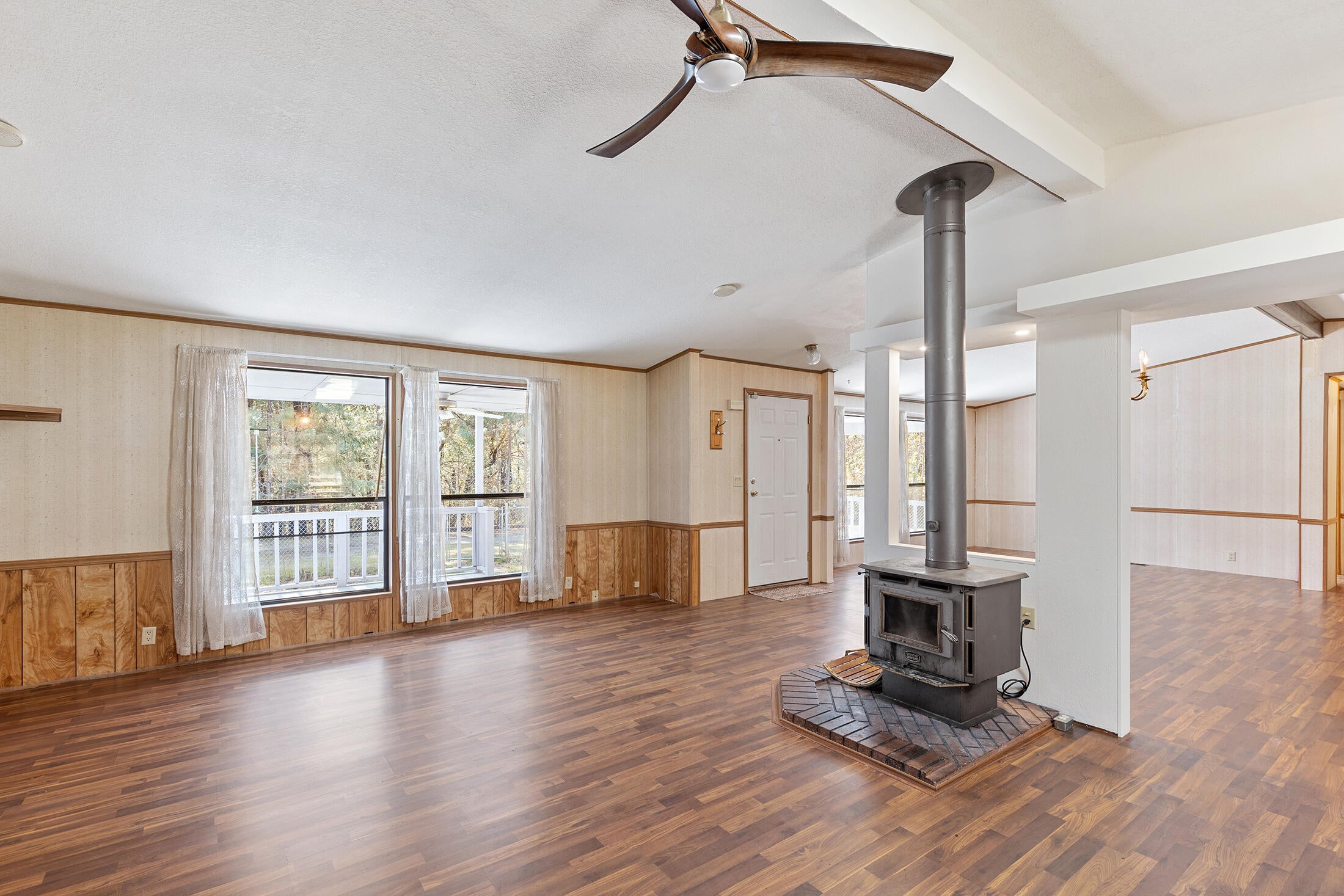 9552 Lower River Road Grants Pass, OR 97526 - Photo 11 of 36 9552 lower river025