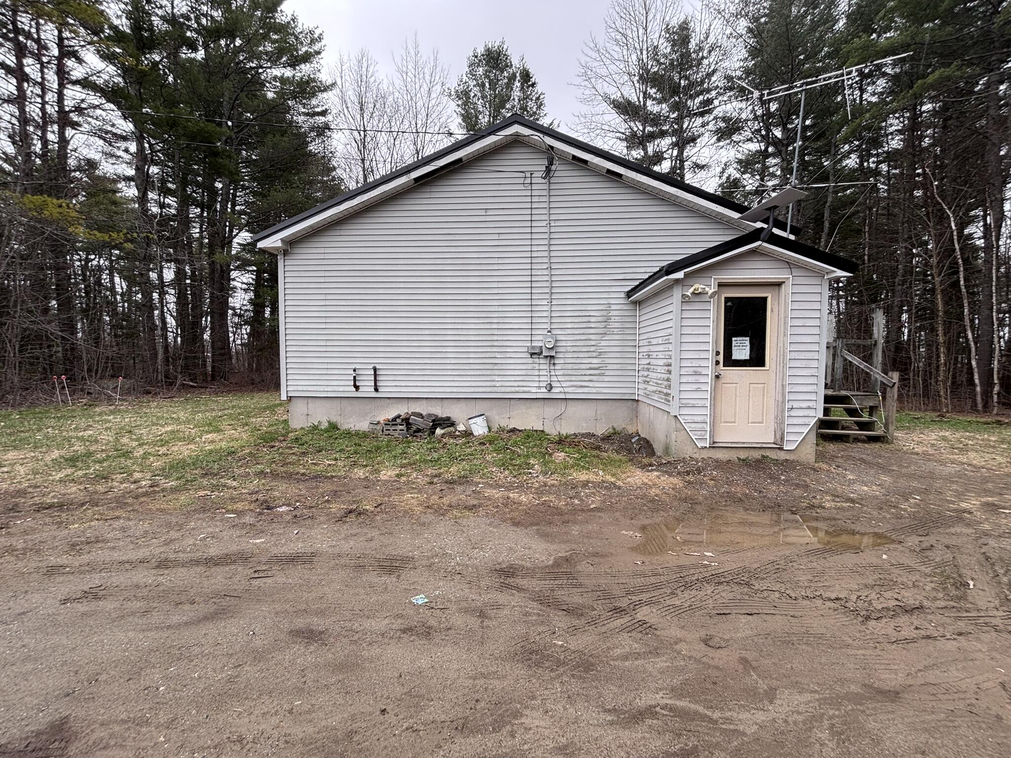 642 Stream Road Winterport, ME 04496 - Photo 2 of 17 IMG_7969