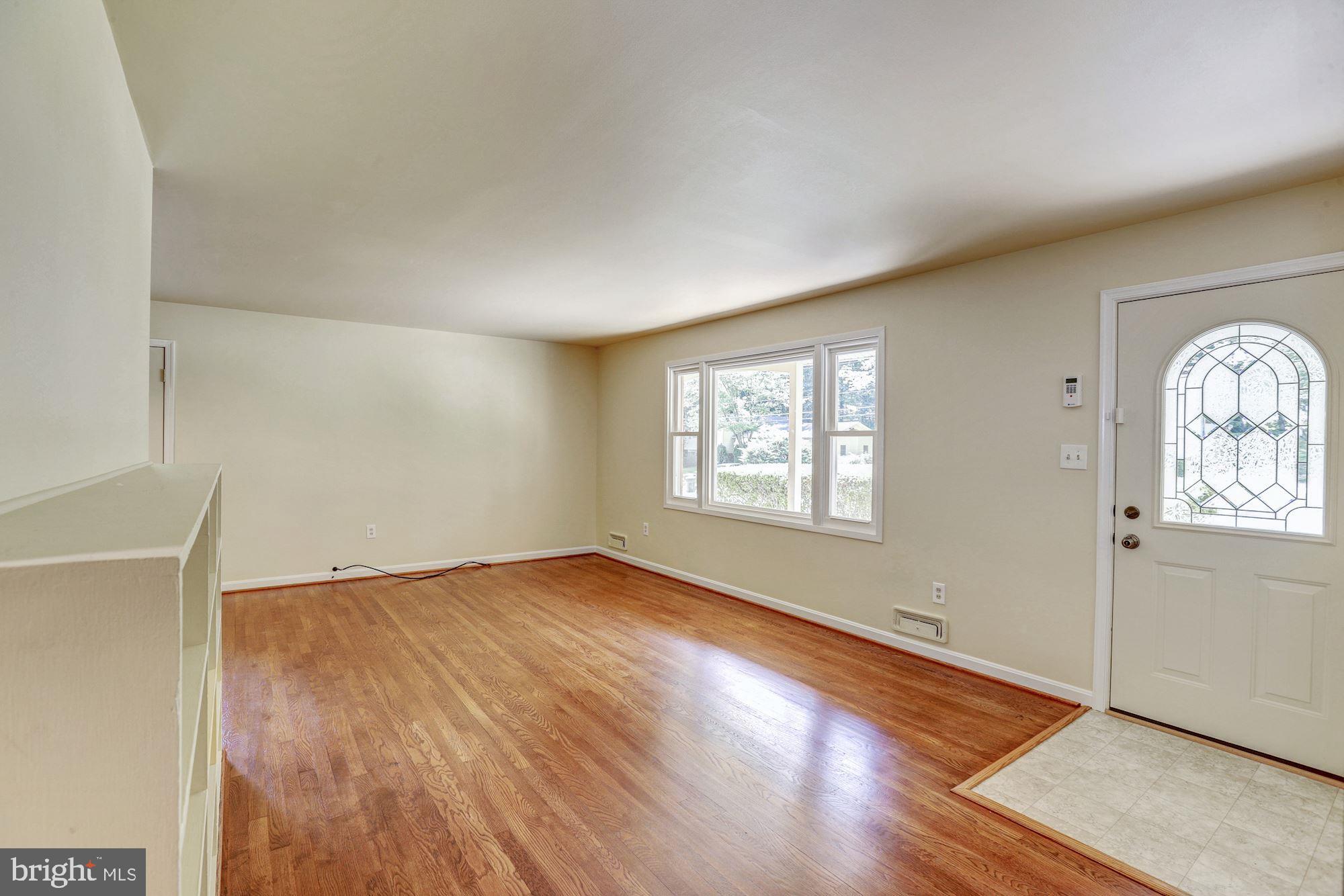 8110 Blairton Road Springfield, VA 22152 - Photo 4 of 23 Entrance View