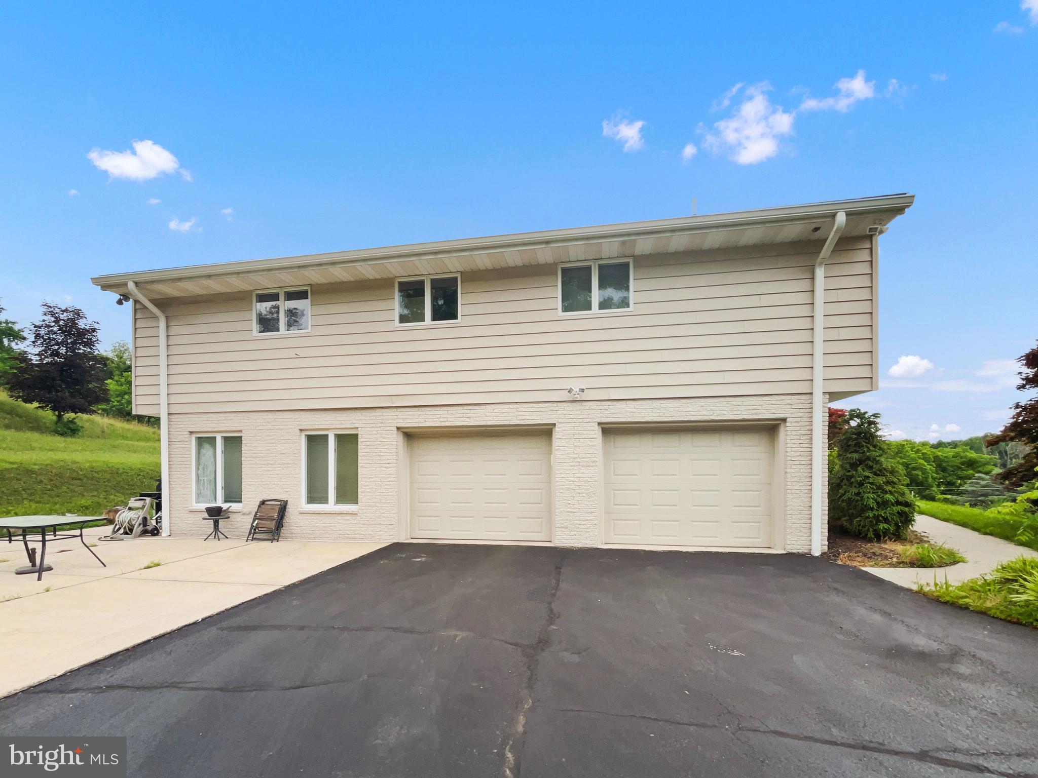 83 Imperial Drive Reading, PA 19607 - Photo 25 of 30 2 Car Garage