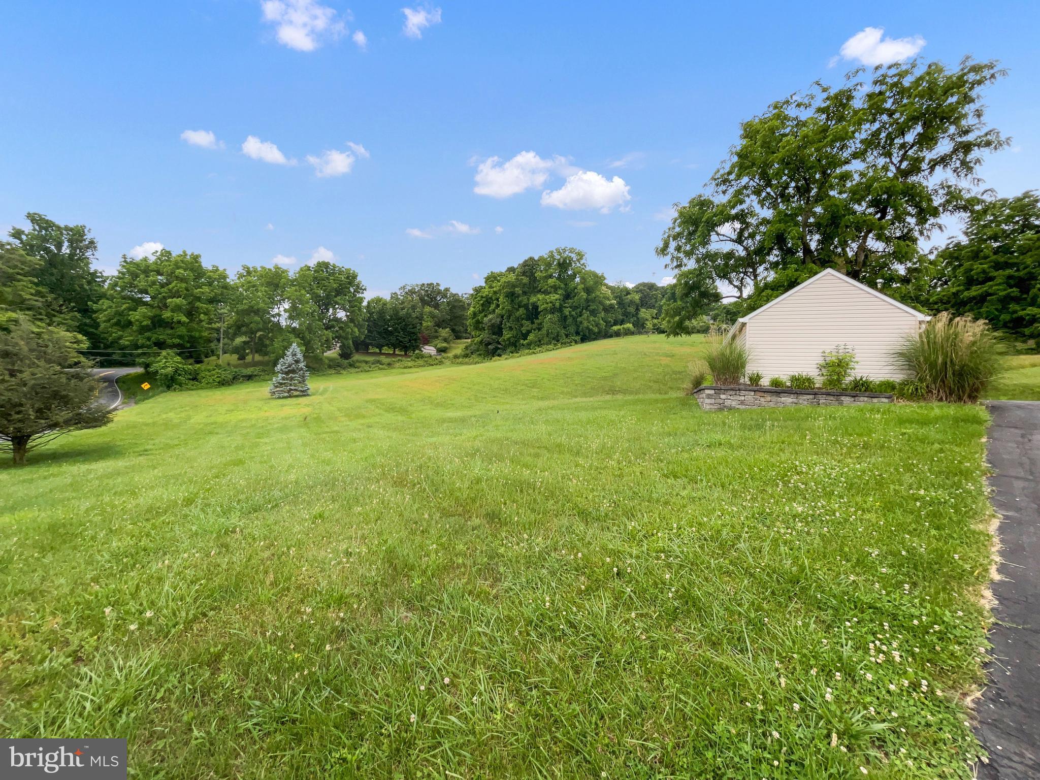 83 Imperial Drive Reading, PA 19607 - Photo 28 of 30 Gallery Image 28