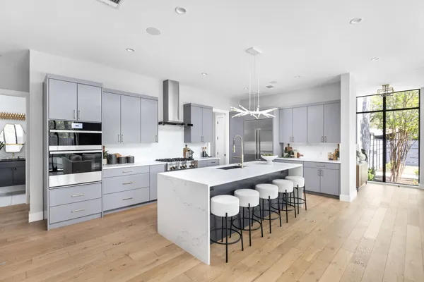 $2,599,999 | 700 Wayside Drive, Austin, TX 78703