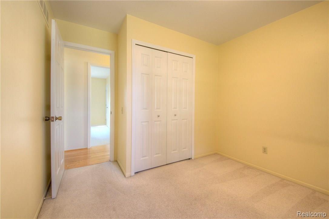 24685 Jamestowne Road Novi, MI 48375 - Photo 22 of 39 930A4489_90_91.jpg