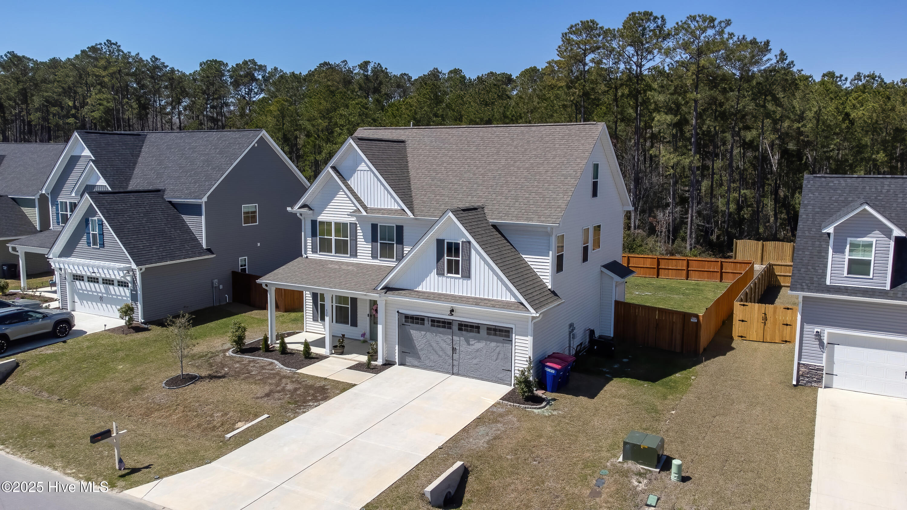 829 Cooke Drive Hubert, NC 28539 - Photo 2 of 62 Front side