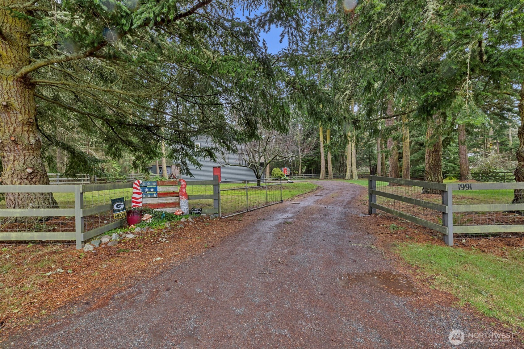 1991 Karen Road Oak Harbor, WA 98277 - Photo 4 of 40 a view of a park with slide