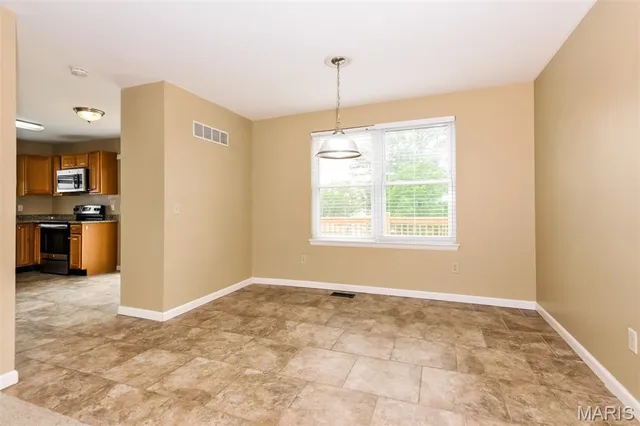 $2,050 | 7 Rustic Meadow Court, St. Peters, MO 63376