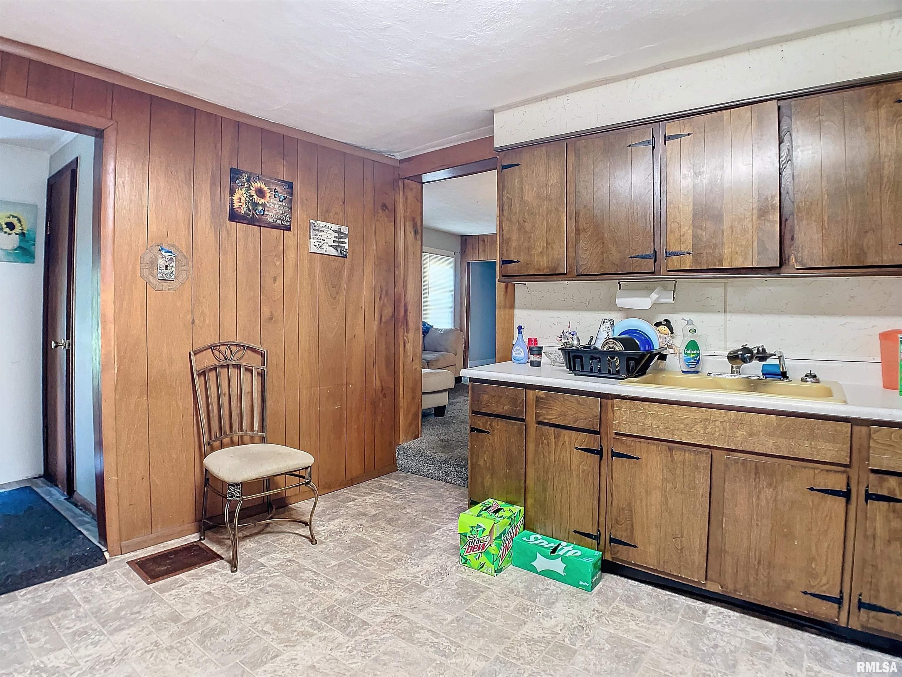 610 2nd Avenue Hampton, IL 61256 - Photo 7 of 28