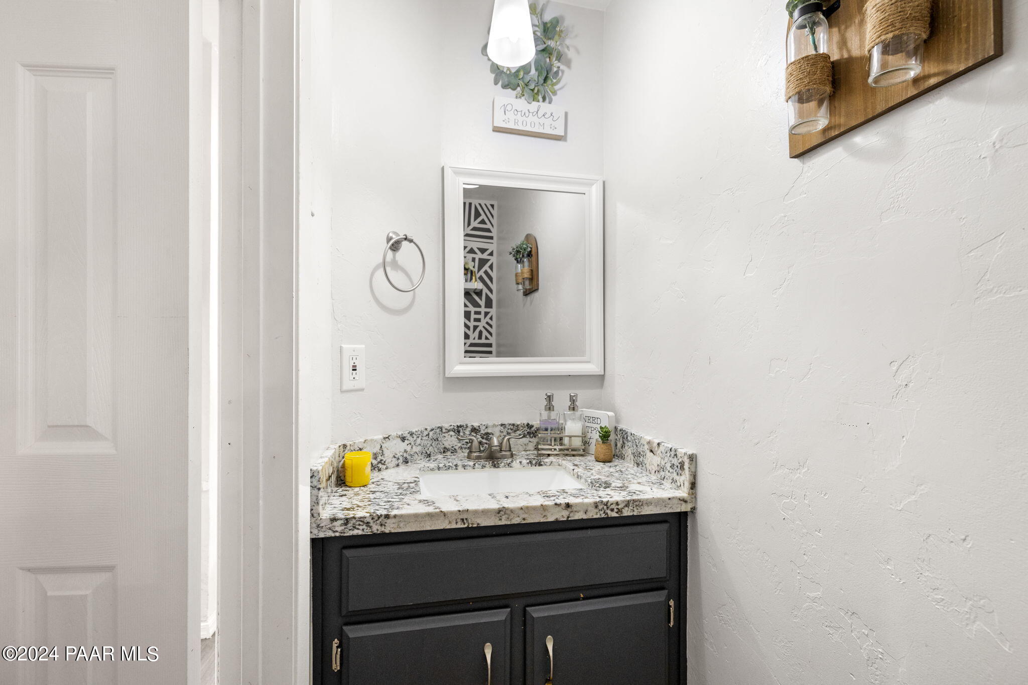8060 East Barbara Road Prescott Valley, AZ 86314 - Photo 28 of 44 1/2 Bath