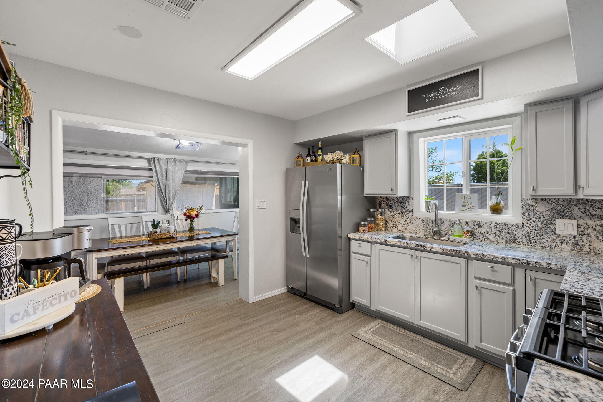8060 East Barbara Road Prescott Valley, AZ 86314 - Photo 10 of 44 Kitchen