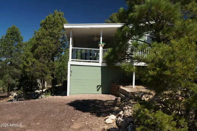 $299,000 | 1988 Bradley Lane, Overgaard, AZ 85933