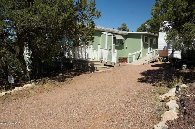 $299,000 | 1988 Bradley Lane, Overgaard, AZ 85933
