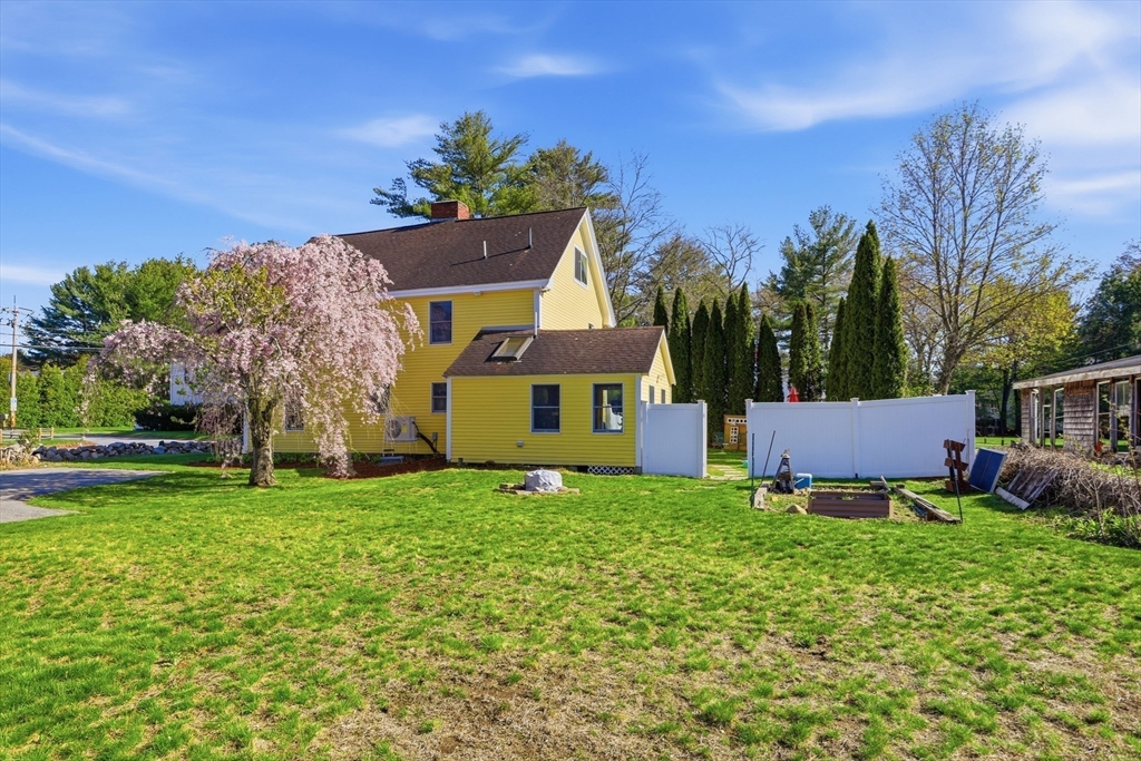 397 Concord Road Bedford, MA 01730 - Photo 3 of 41