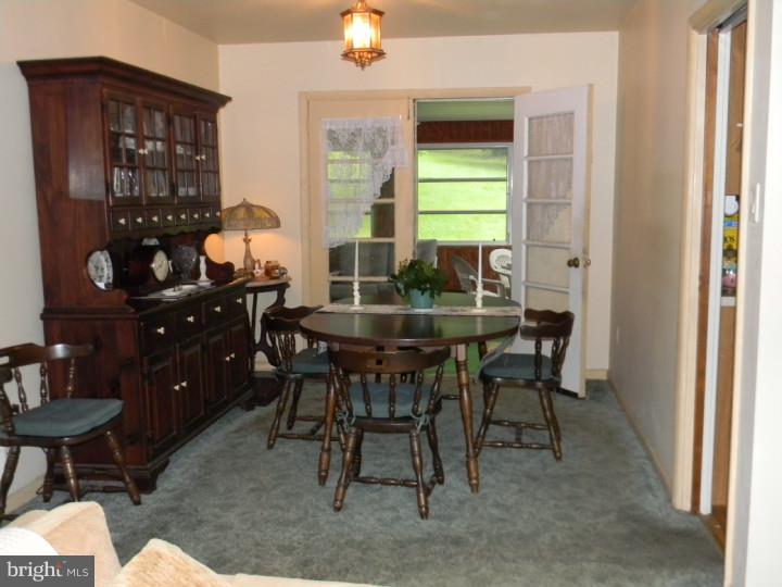 128 Ashley Road Newtown Square, PA 19073 - Photo 4 of 12