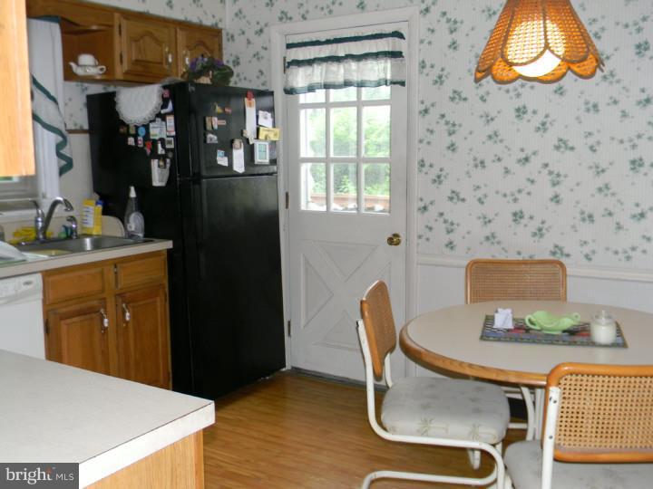 128 Ashley Road Newtown Square, PA 19073 - Photo 5 of 12