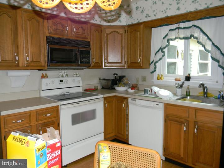 128 Ashley Road Newtown Square, PA 19073 - Photo 6 of 12