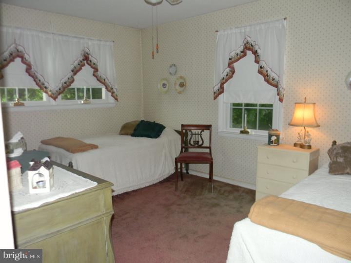 128 Ashley Road Newtown Square, PA 19073 - Photo 9 of 12