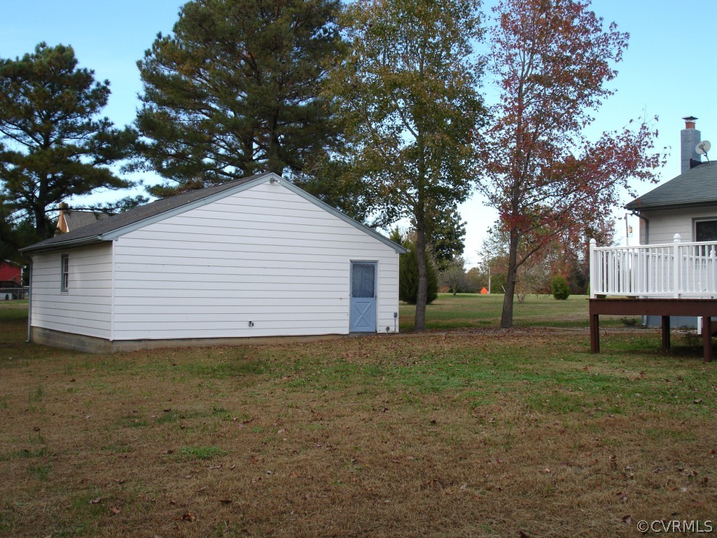 13267 Moody Road Hopewell, VA 23860 - Photo 7 of 24 Side view of the garage