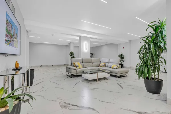 $2,700 | 1904 South Ocean Drive, Unit 201, Hallandale Beach, FL 33009