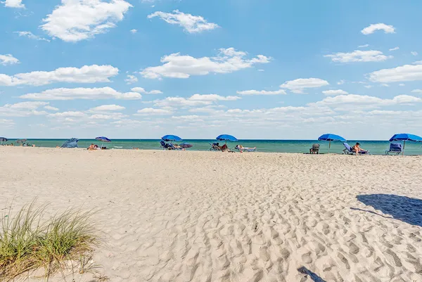 $2,700 | 1904 South Ocean Drive, Unit 201, Hallandale Beach, FL 33009