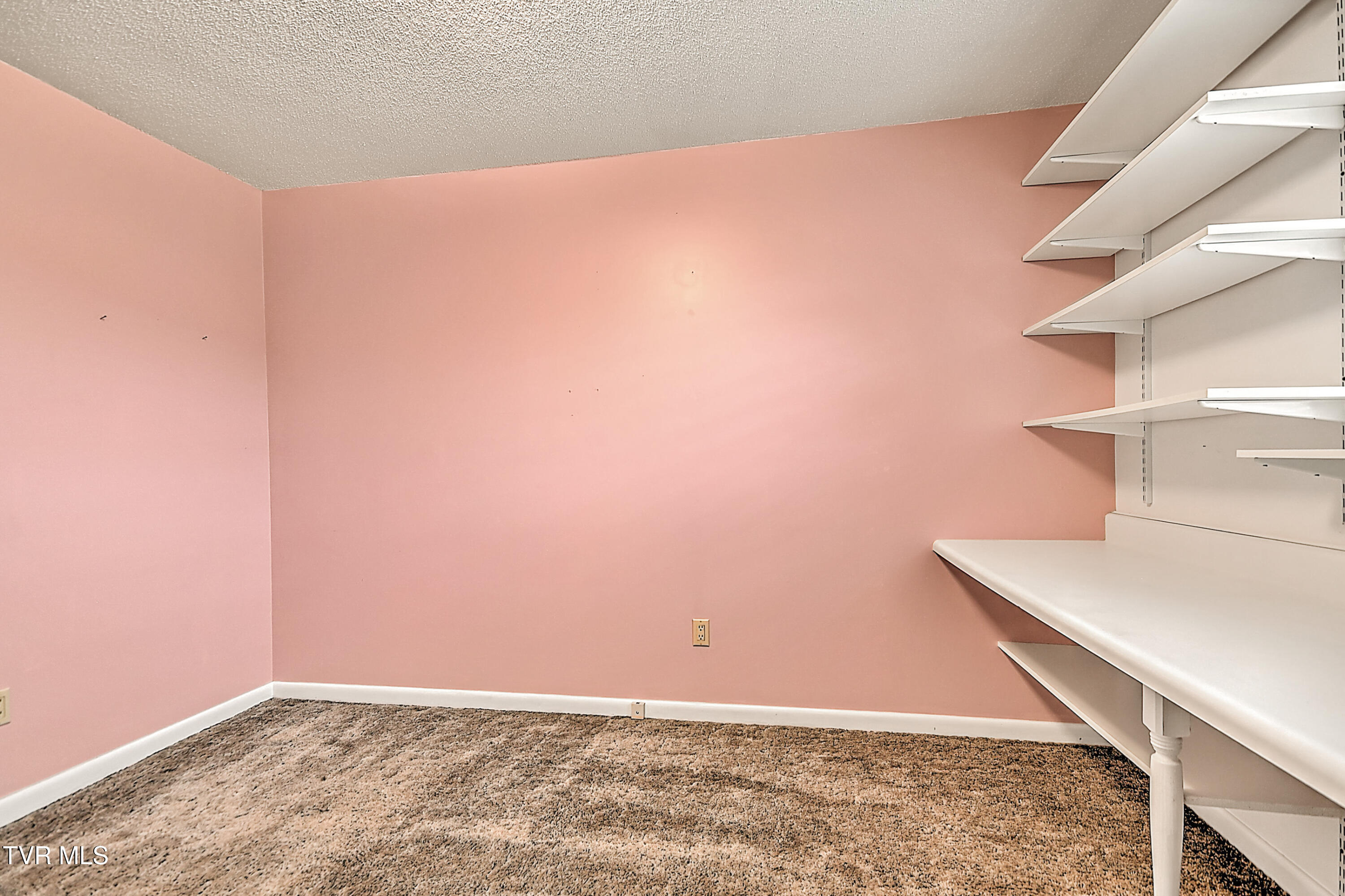 272 Beaver Road Bluff City, TN 37618 - Photo 33 of 60 272 Beaver Rd DK-32