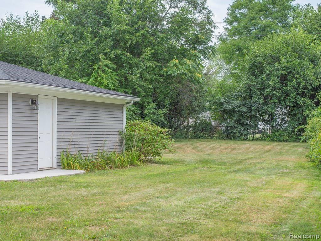 427 Woodside Road Royal Oak, MI 48073 - Photo 42 of 45 Backyard 1A.jpg