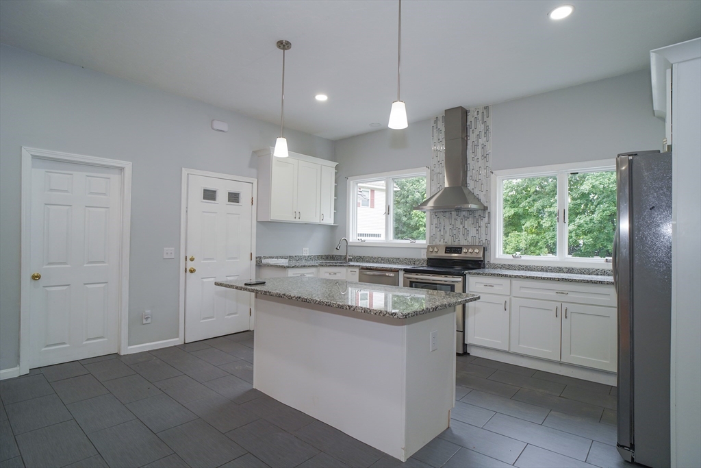 48 Andover Road, Unit 1 Billerica, MA 01821 - Photo 4 of 21