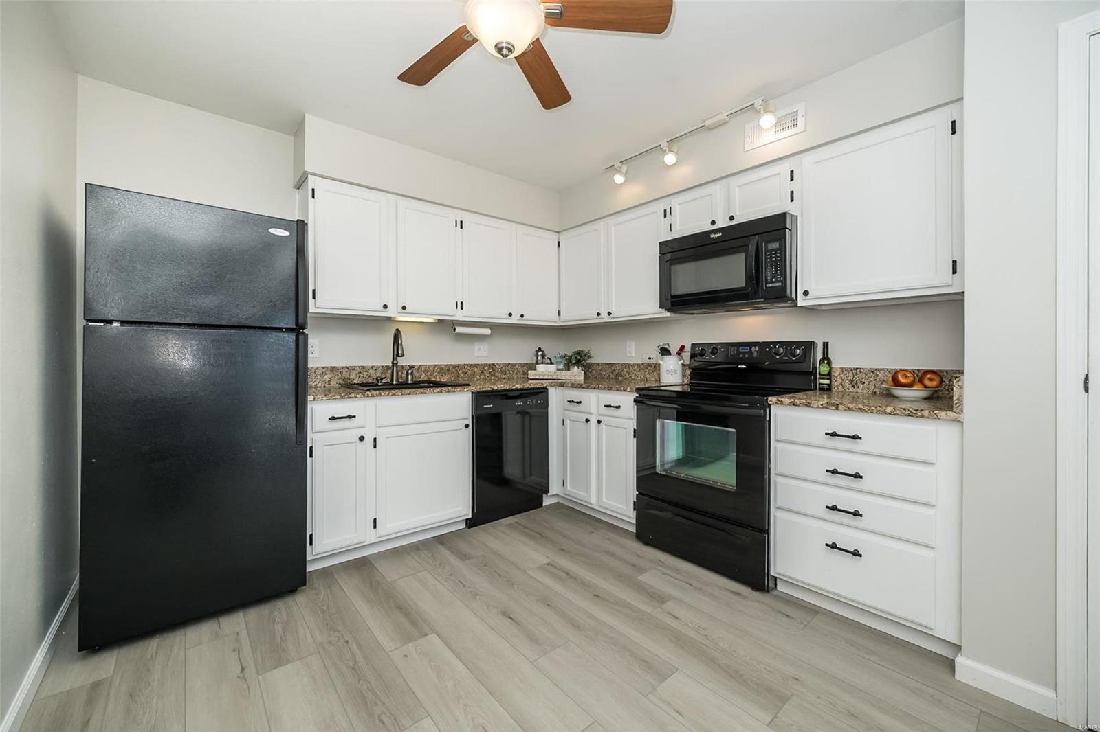 757 Ridgeside Drive, Unit A Ballwin, MO 63021 - Photo 8 of 23
