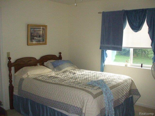 18310 Hickory Ridge Road Fenton, MI 48430 - Photo 7 of 11 18310 HICKORY RIDGE RD 008