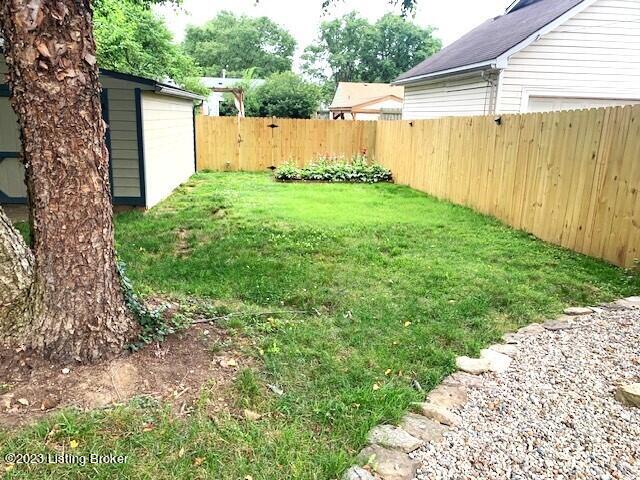 2632 Alanmede Road Louisville, KY 40205 - Photo 20 of 25 backyard garden area