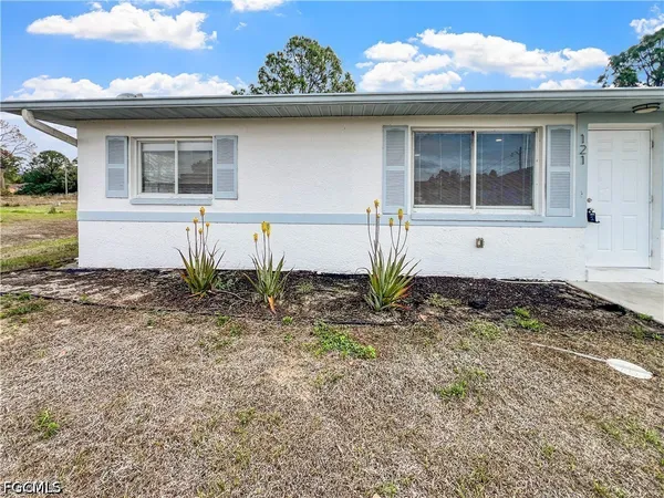 $1,149 | 121 Gordon Avenue South, Lehigh Acres, FL 33973