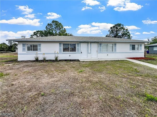 $1,149 | 121 Gordon Avenue South, Lehigh Acres, FL 33973