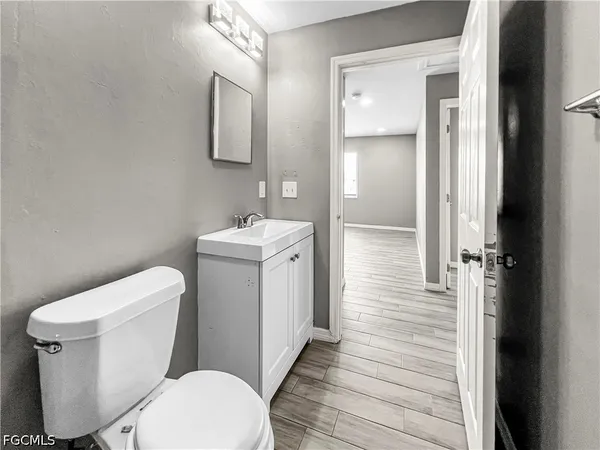 $1,149 | 121 Gordon Avenue South, Lehigh Acres, FL 33973