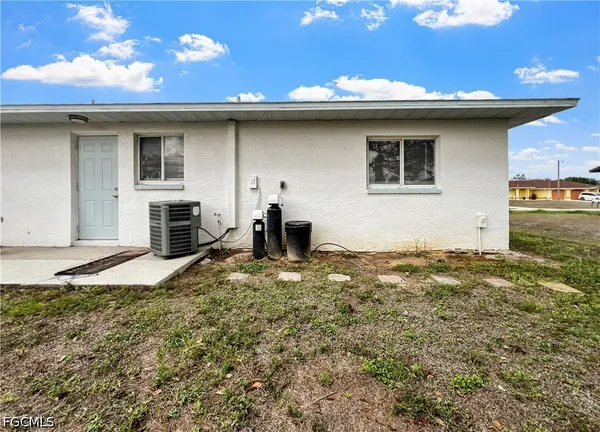 $1,149 | 121 Gordon Avenue South, Lehigh Acres, FL 33973