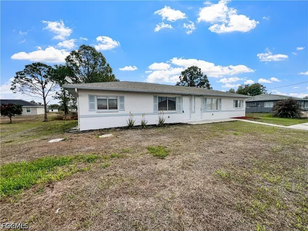 $1,149 | 121 Gordon Avenue South, Lehigh Acres, FL 33973
