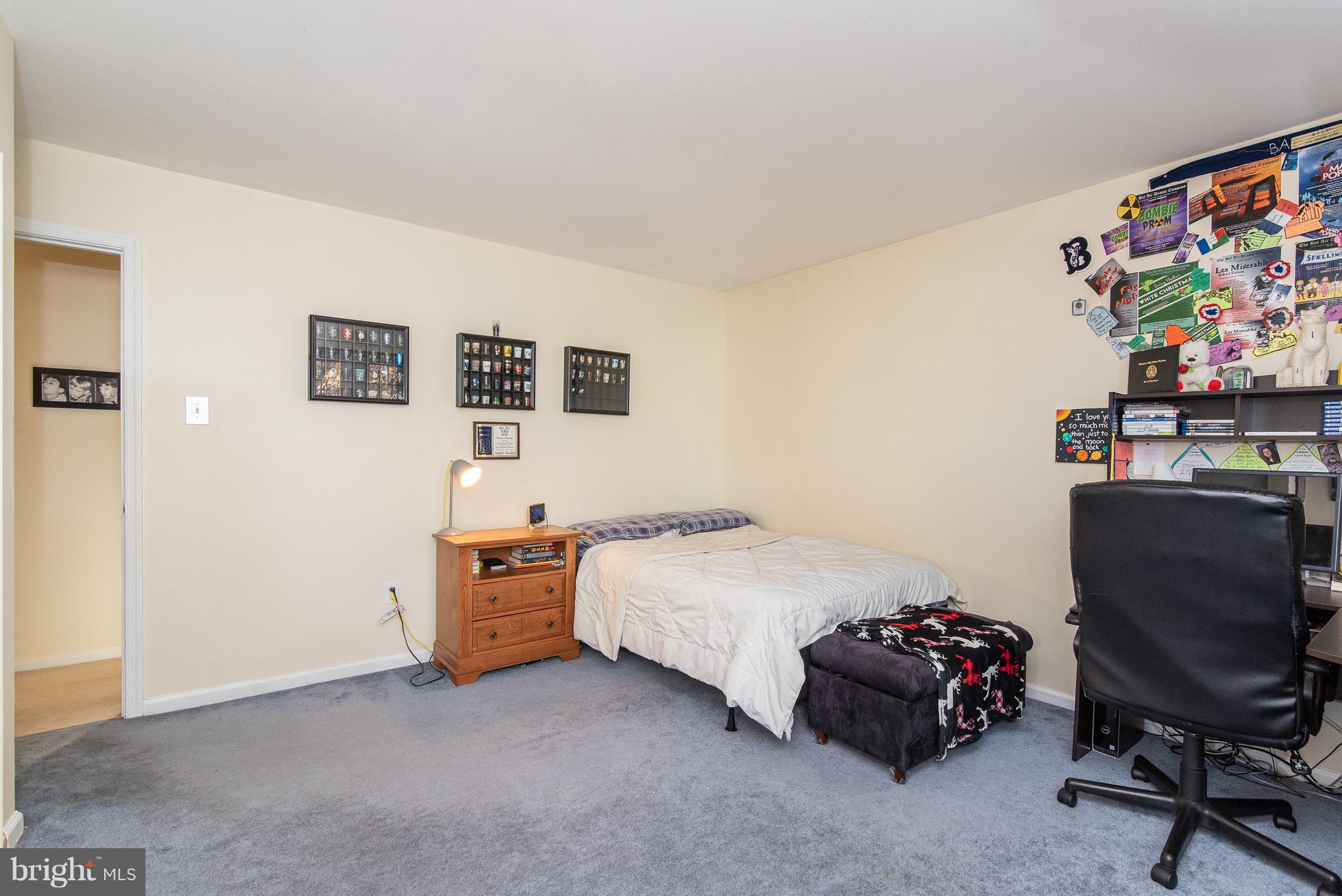 583 Henderson Road Bel Air, MD 21014 - Photo 25 of 42 a bedroom with a workspace