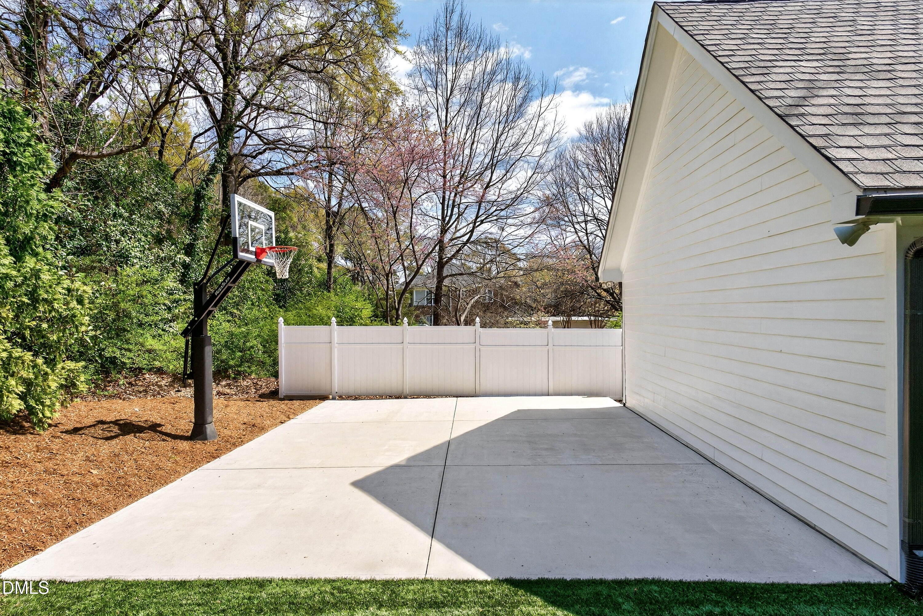 414 Yarmouth Road Raleigh, NC 27608 - Photo 61 of 64 Gallery Image 61