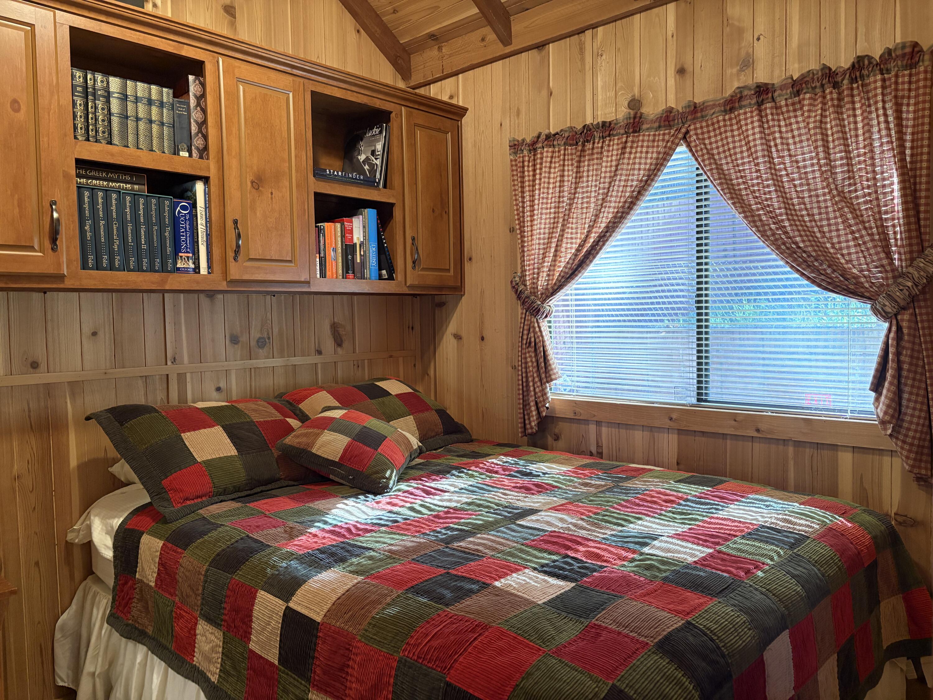 52901 Pine Cove Road, Unit 42 Idyllwild, CA 92549 - Photo 16 of 28 Bedroom