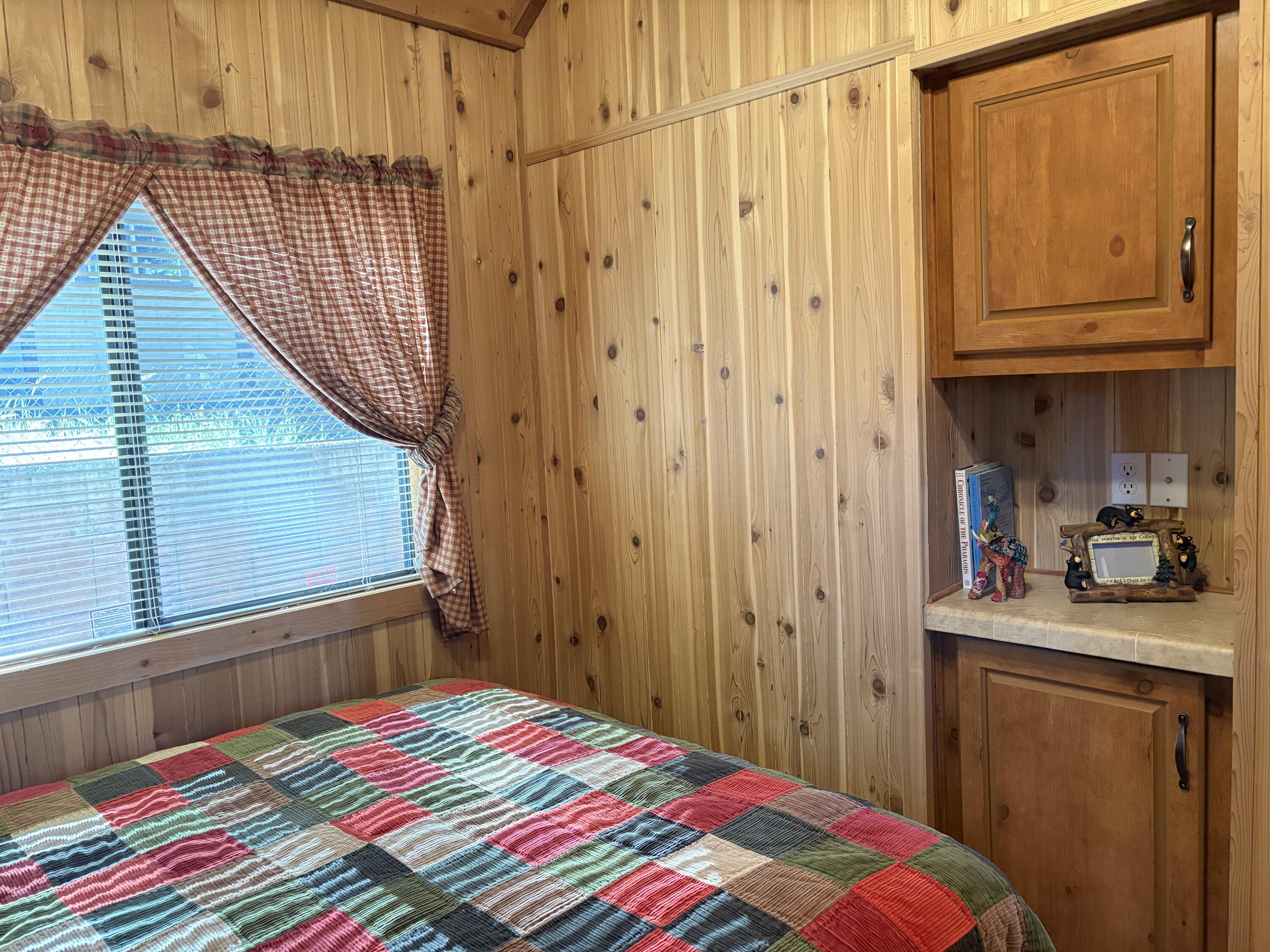 52901 Pine Cove Road, Unit 42 Idyllwild, CA 92549 - Photo 20 of 28 Bedroom