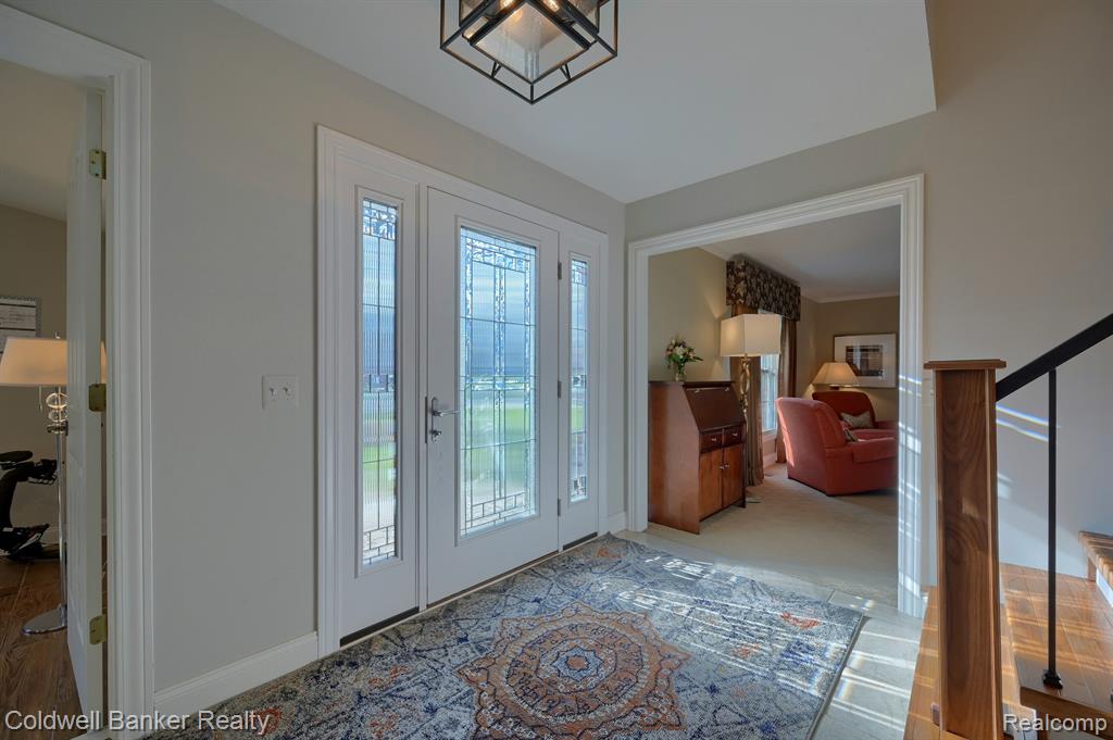 29314 Parkside Farmington Hills, MI 48331 - Photo 4 of 39