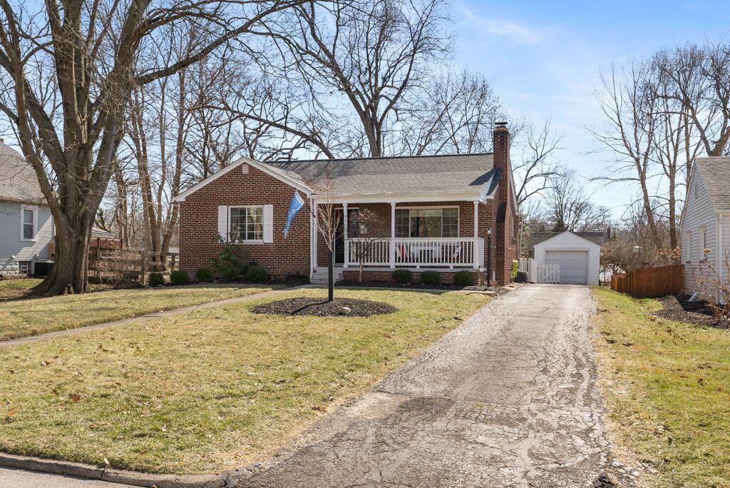 429 East Beaumont Road Columbus, OH 43214 - Photo 4 of 61 429 E Beaumount Rd