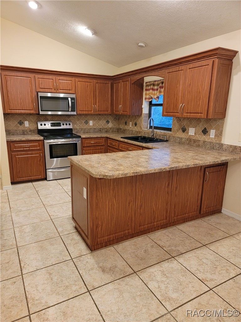 1725 East Monopoly Loop Inverness, FL 34453 - Photo 4 of 15