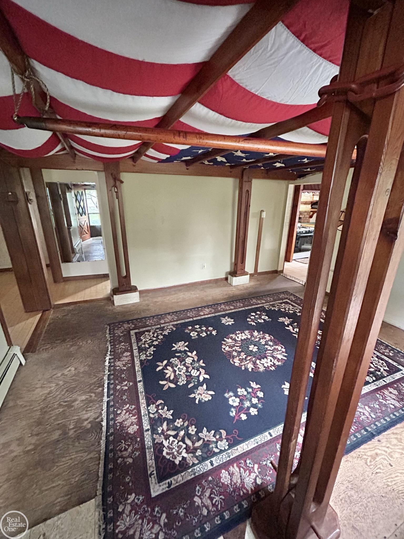 1839 Riverside Drive Port Huron, MI 48060 - Photo 13 of 31 50135537-E68F5FB6-7176-49B8-9228-D78C6CA9FF0F.JPG